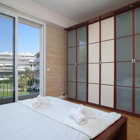 Superbe De 3 Pieces Renove Avec Vue Apartment Nice