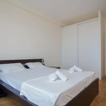 Superbe De 3 Pieces Renove Avec Vue Apartment *