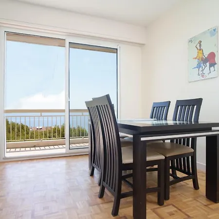 Superbe De 3 Pieces Renove Avec Vue Apartment *