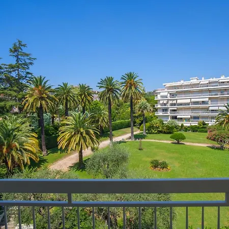 Superbe De 3 Pieces Renove Avec Vue Nice