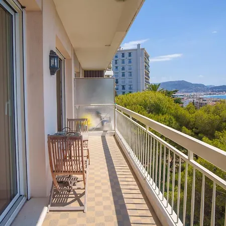 Superbe De 3 Pieces Renove Avec Vue Apartment *