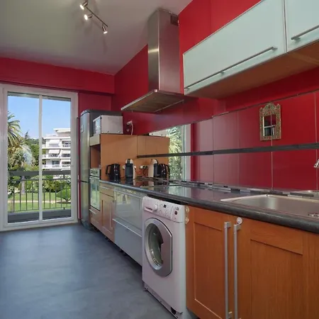 Superbe De 3 Pièces Rénové Avec Vue Appartement Nice